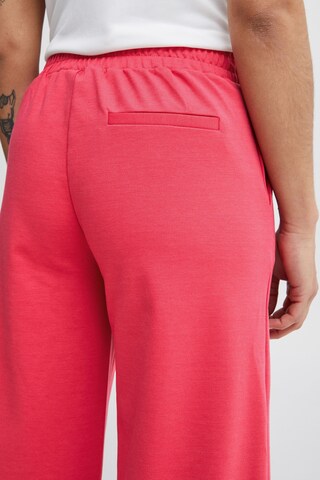 Wide leg Pantaloni con pieghe 'KATE' di ICHI in rosso