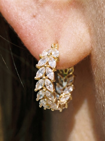 Nemomatheo Earrings 'Athena - Vergoldete Creolen mit Blätterdesign' in Gold