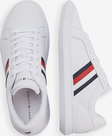 TOMMY HILFIGER Sneakers laag 'Corporate' in Wit