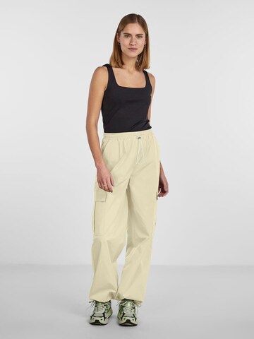 PIECES Loose fit Cargo Pants in Beige