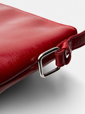 Bershka Handtasche in Rot