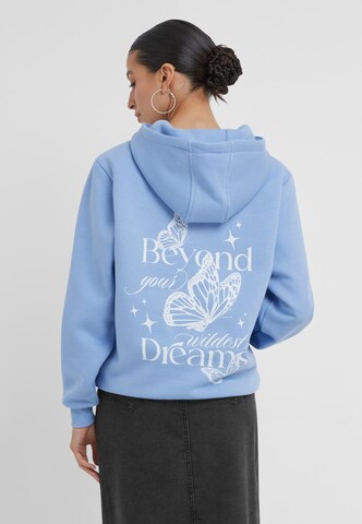 Miss Tee Sweatshirt 'Wildest Dreams' in Blue: front