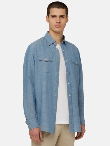 Coupe regular Chemise Boggi Milano en bleu : devant