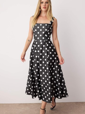 Trendyol Ruha - fekete: elől