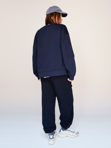 Bershka Sweatshirt i blå
