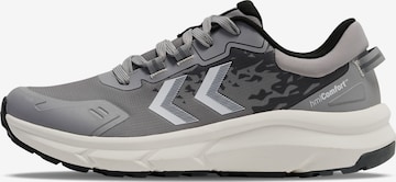 Baskets basses Hummel en gris : devant