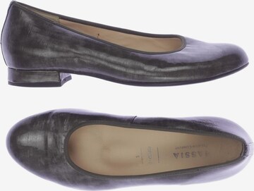 HASSIA Flats & Loafers in 38 in Grey: front