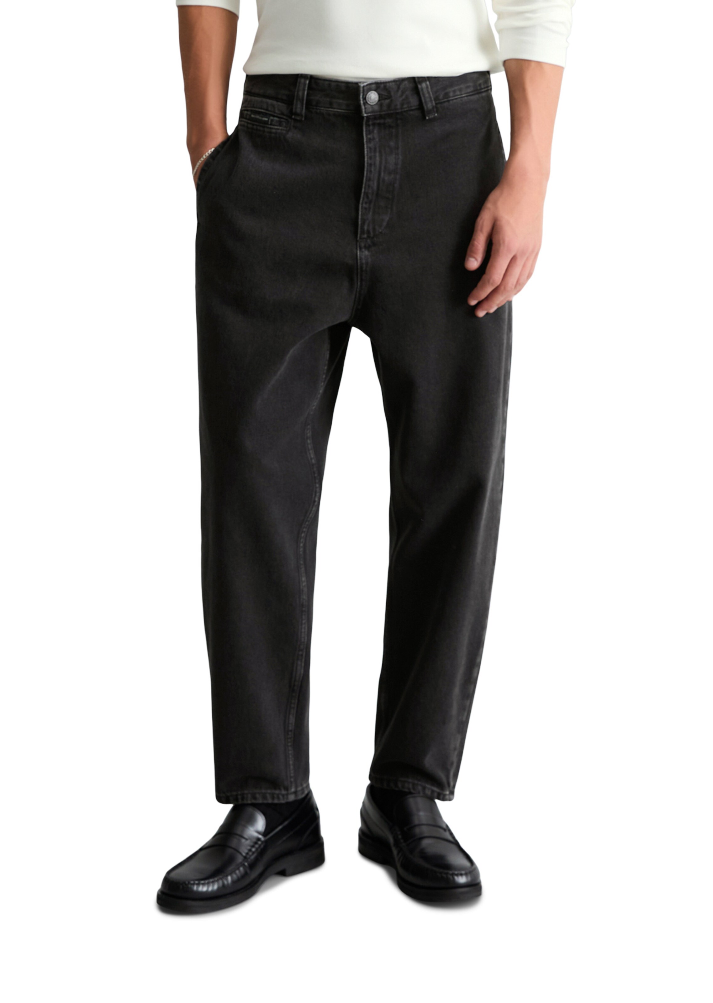 Marc O'Polo DENIM Tapered Jeans in Schwarz: Vorderseite