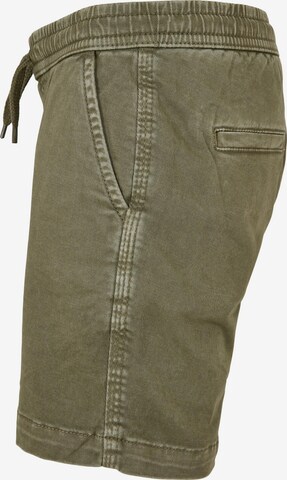 Urban Classics Regular Pants in Green