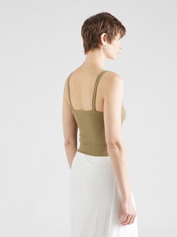 Top 'Nola' de la STUDIO SELECT pe verde