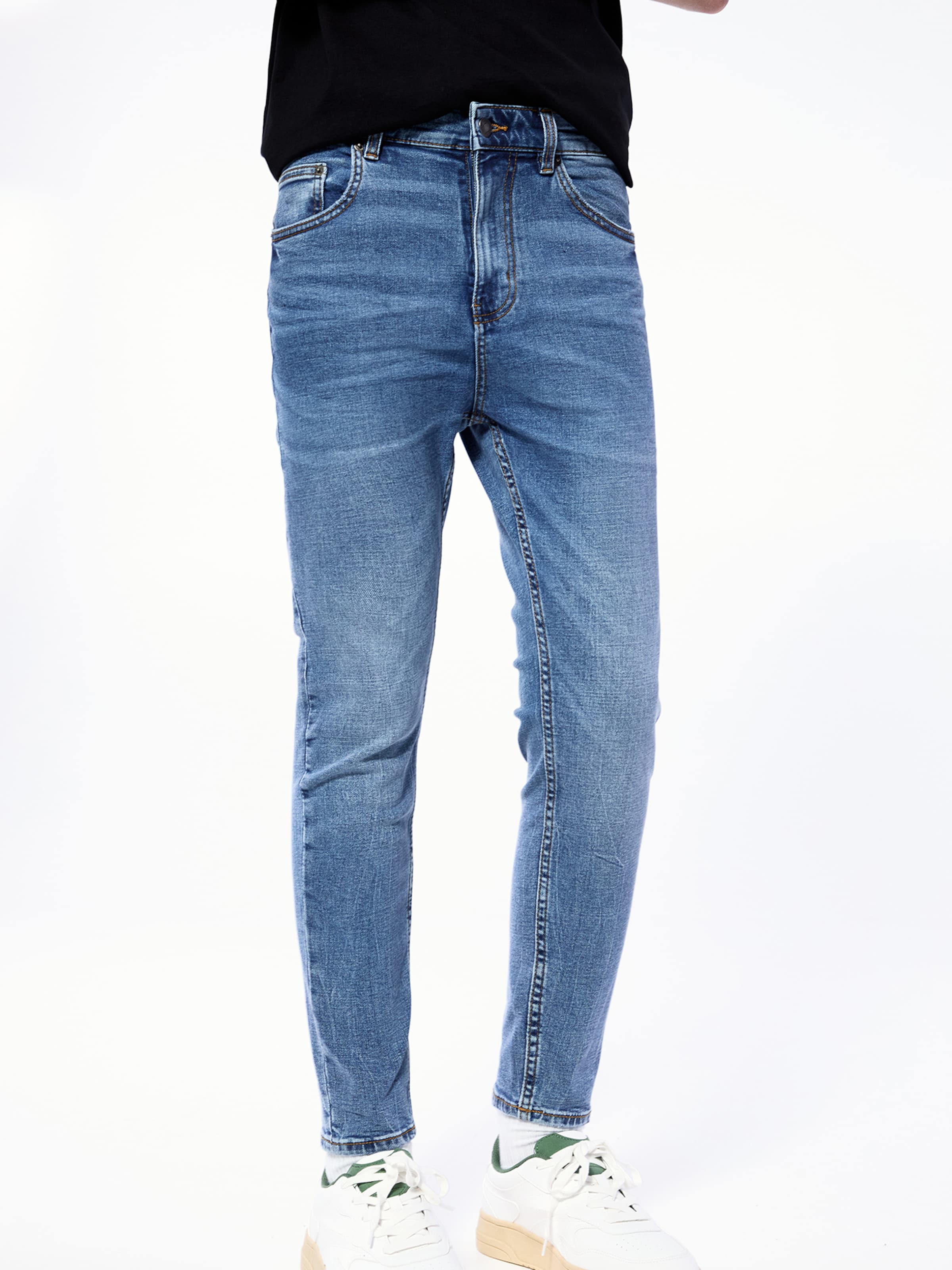 Pull&Bear Tapered Jeans pe Albastru Denim | ABOUT YOU