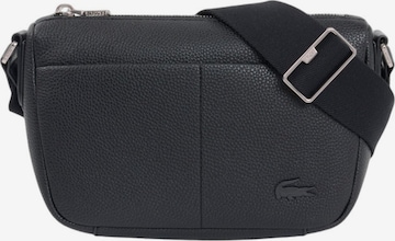 LACOSTE Lähettilaukku värissä musta: etupuoli