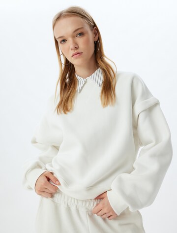 Koton Sweatshirt in Beige: voorkant