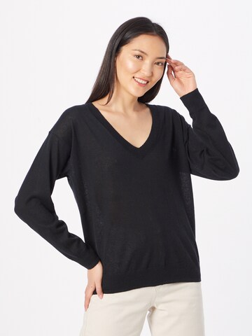 GAP Sweater in Black: front