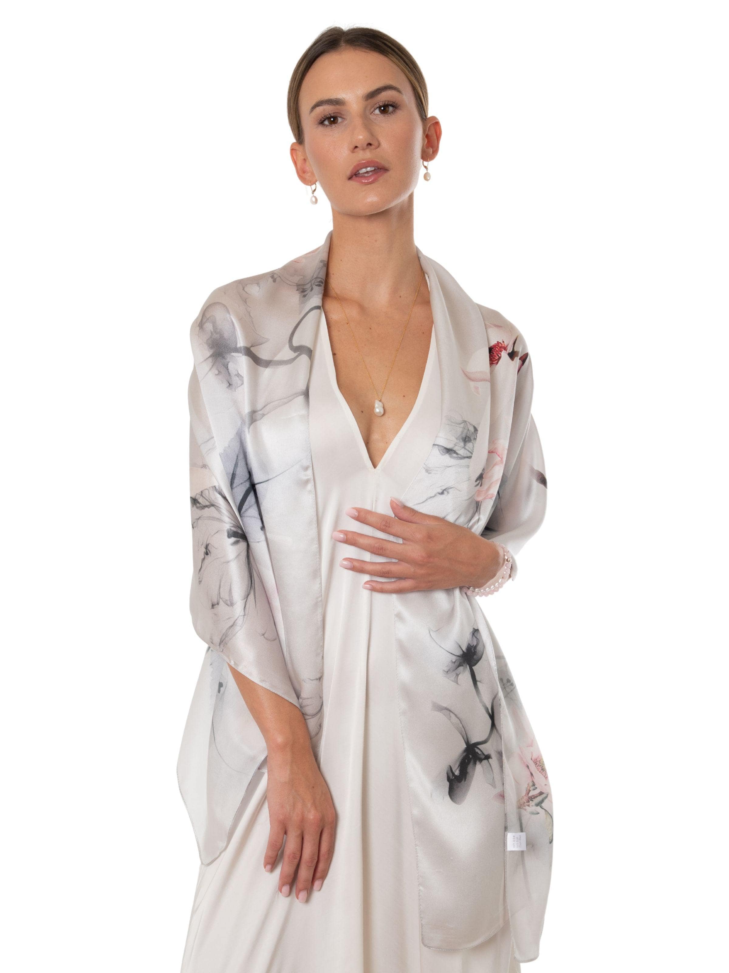 MayTree Wrap 'Seidenschal Magnolie' in Pink: front