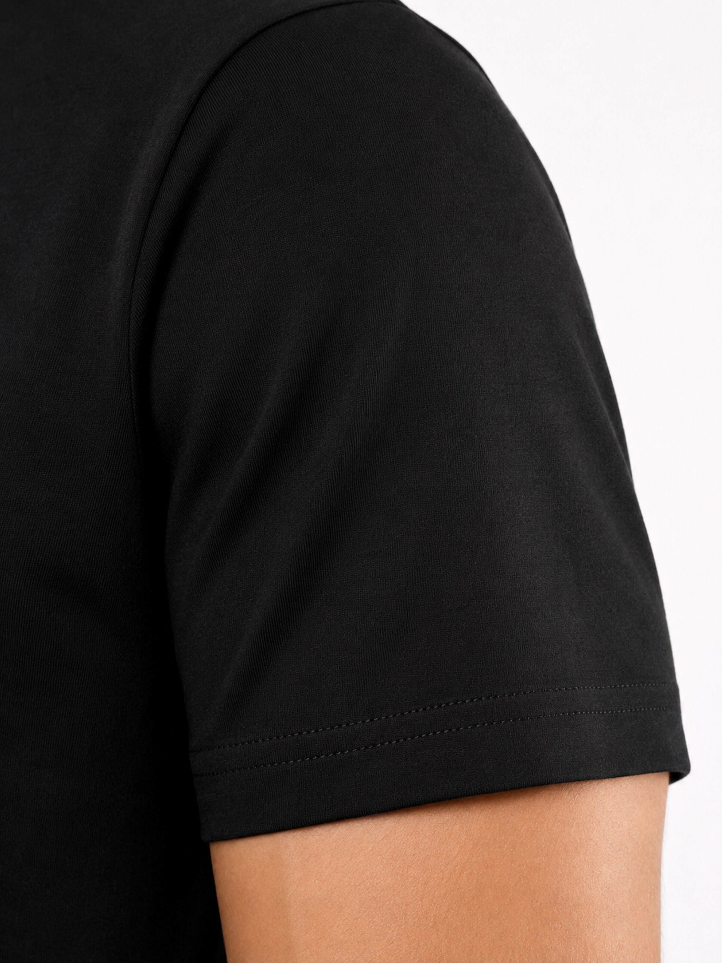 LAGØN - Camiseta en negro