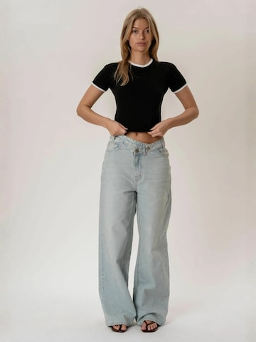 It's May Top ' Rosa ' in Black