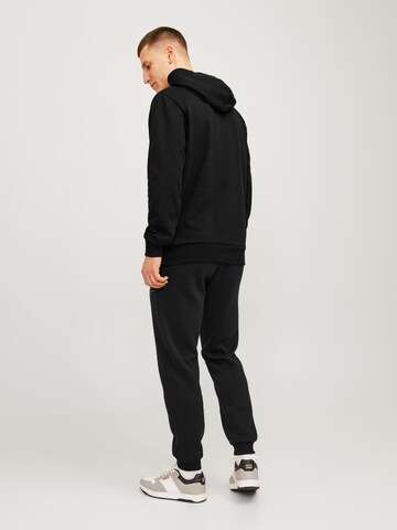 Trening 'JJFerris' de la JACK & JONES pe negru