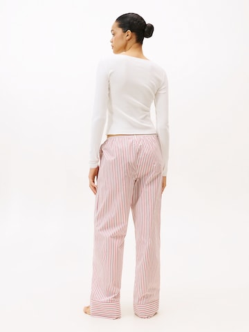 TOMMY HILFIGERPidžama 'Essential' - crvena boja