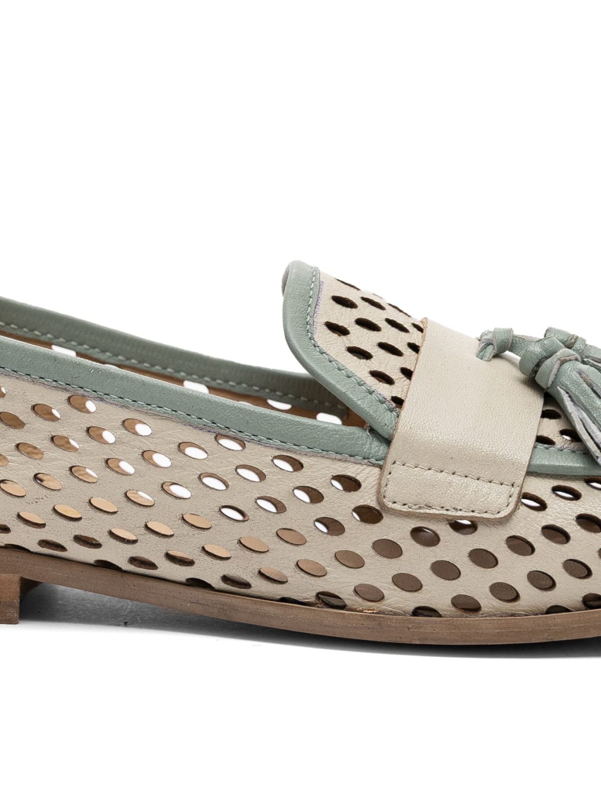 Maciejka Slip-ons in Beige