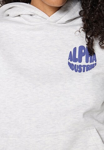 ALPHA INDUSTRIES Sweatshirt in Grau