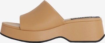 Bershka Pantolette i beige