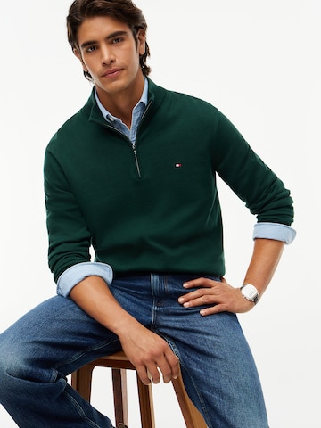 TOMMY HILFIGER Sweater in Green