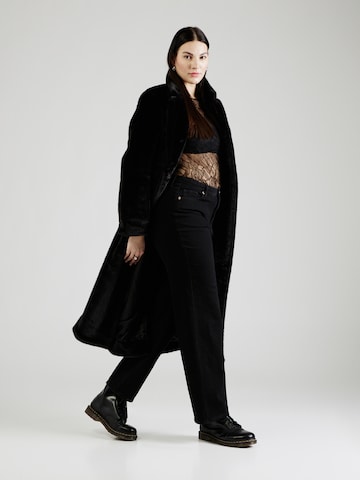 Vero Moda Curve Boot cut Jeans 'VMCTessa' in Black