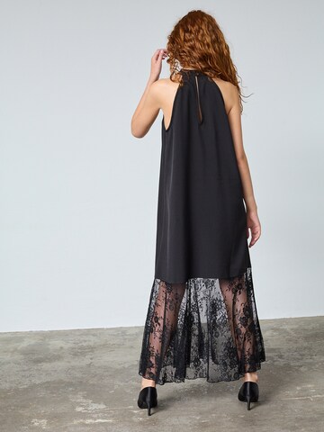 SISTERS POINT Kjole 'VIBSA' i sort