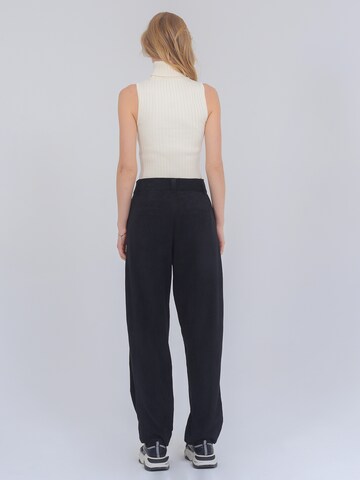 Wide Leg Pantalon à pince 'Alma' FRESHLIONS en noir