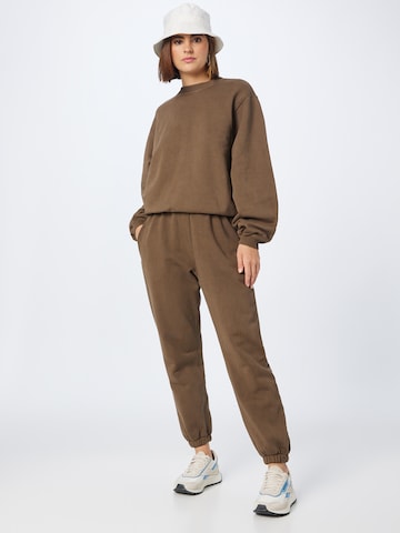 A LOT LESS Tapered Pants 'Ida' in Brown