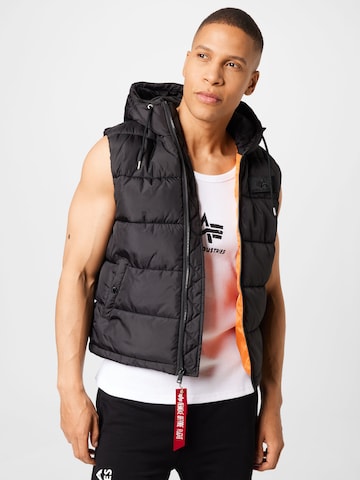 ALPHA INDUSTRIES Vest in Black: front