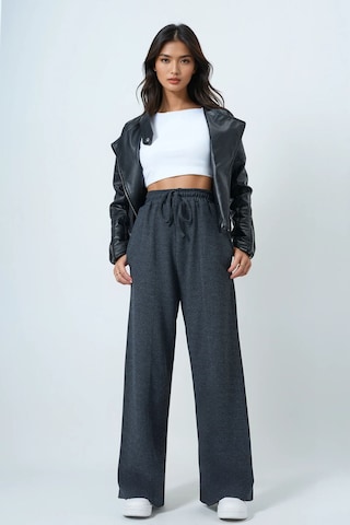 Trend Alaçatı Stili Wide leg Trousers with creases in Grey: front