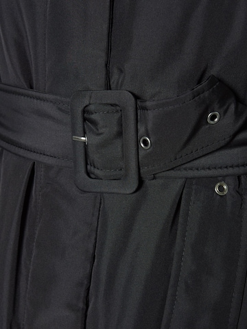 Bershka Zimní kabát – černá