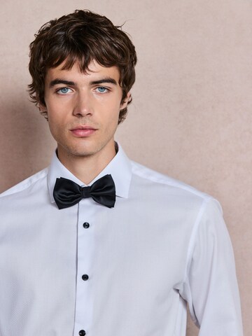 Coupe slim Chemise Next en blanc