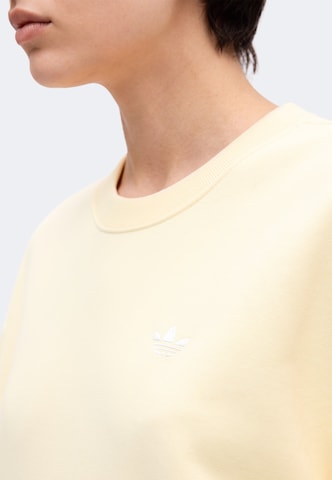 ADIDAS ORIGINALS Свитшот 'Essentials' в Желтый