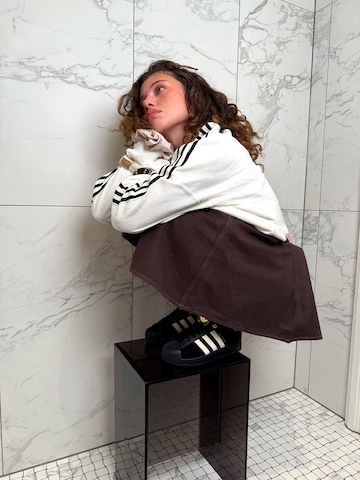 ADIDAS ORIGINALS Свитшот 'TERRY TOWEL V NECK LONG SLEEVES Polo' в Белый