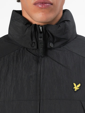 Lyle & Scott Between-season jacket 'Fold Away' in Black