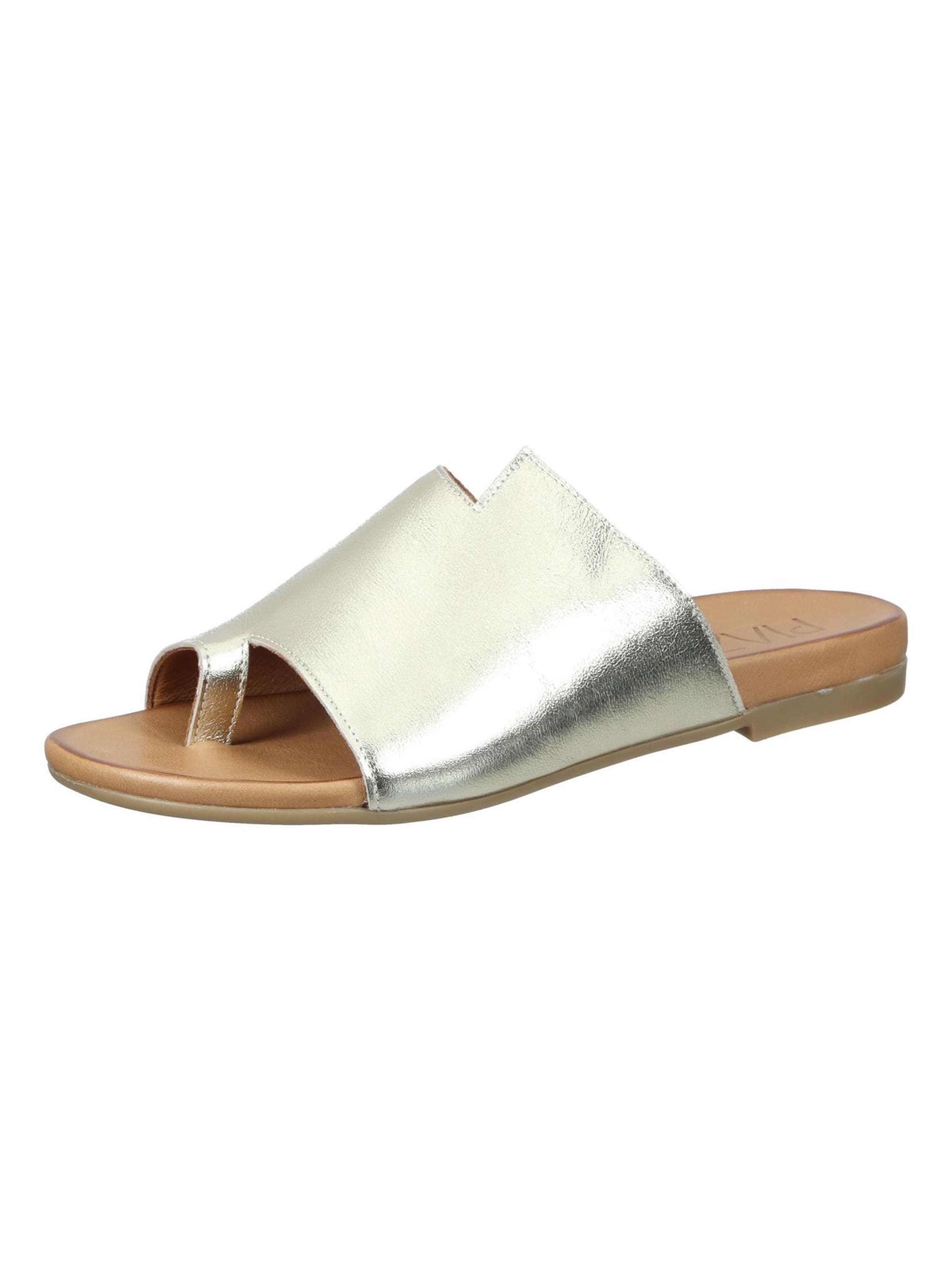 PIAZZA Mules 'Pantoletten' in Gold: front