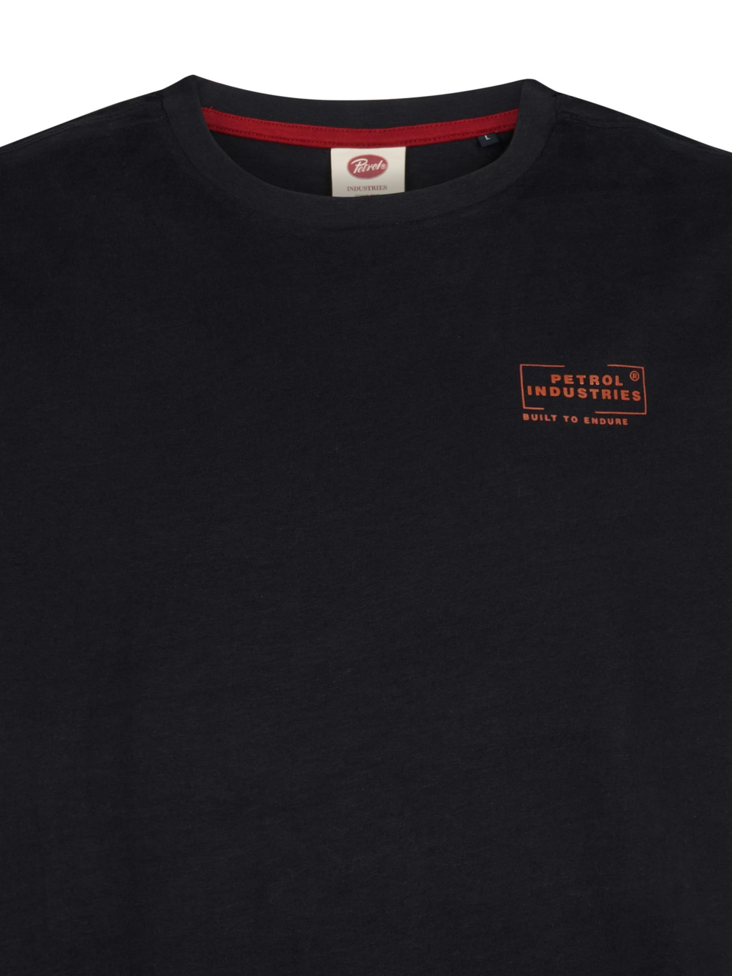 Petrol Industries T-shirt i svart