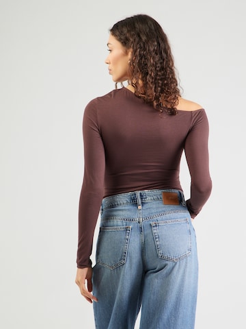 ABOUT YOU Shirtbody in Braun