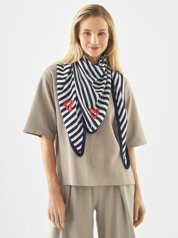 CODELLO Wrap in Blue: front