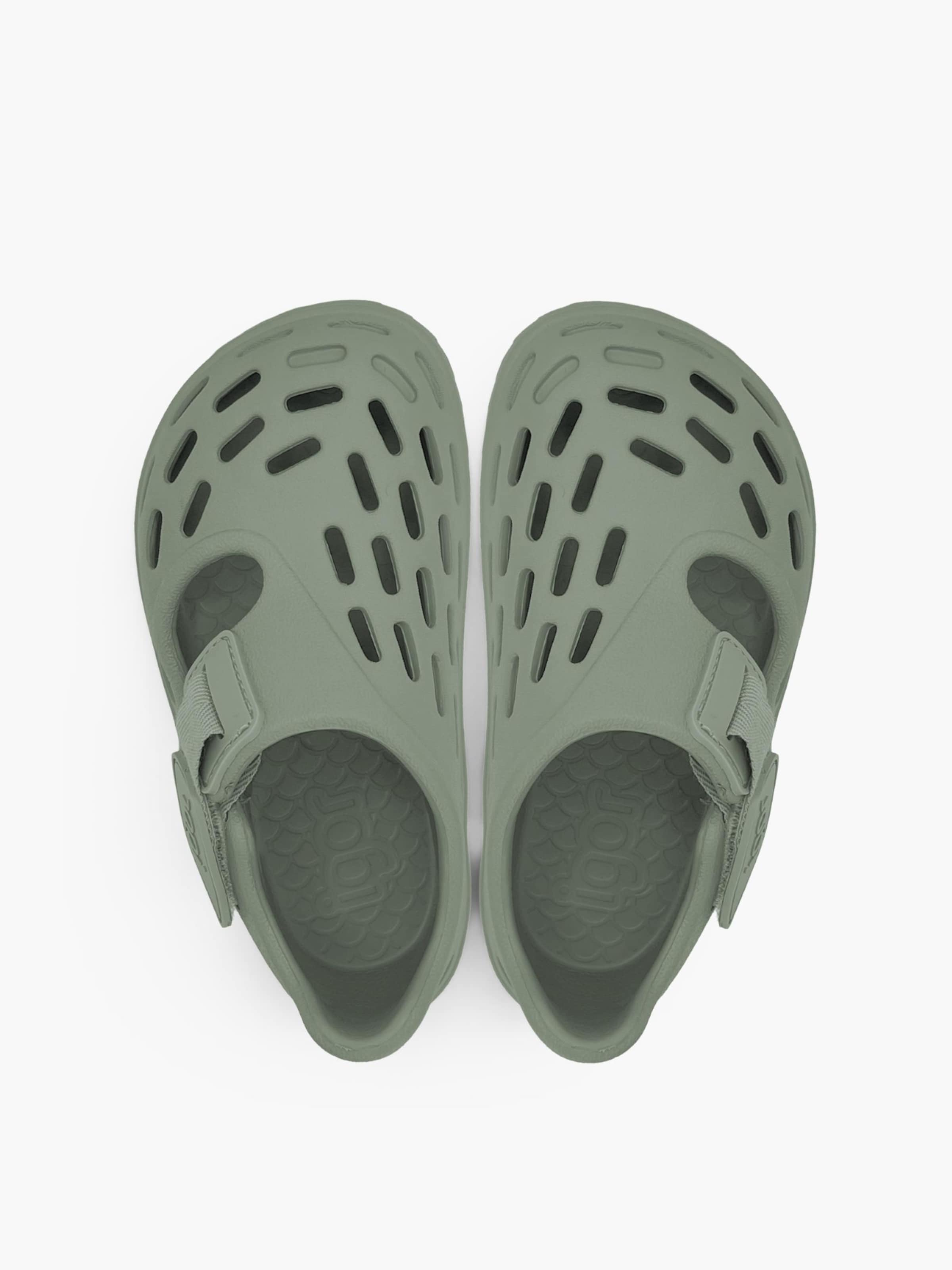 IGOR Beach & Pool Shoes in Green