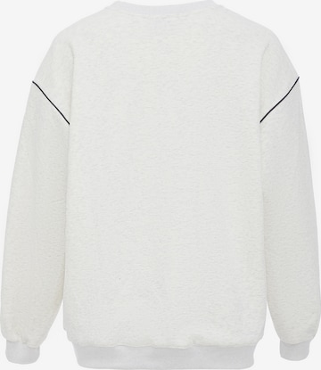 HOMEBASE Sweatshirt in White
