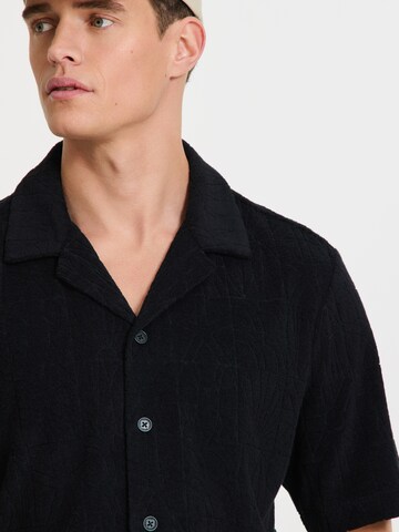 Shiwi Regular fit Риза 'Ted' в черно