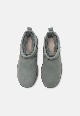 Boots 'CLASSIC ULTRA MINI' di UGG in blu