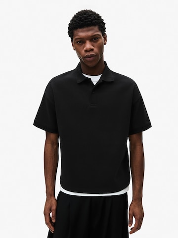 BershkaMajica 'INTERLOCK' - crna boja: prednji dio