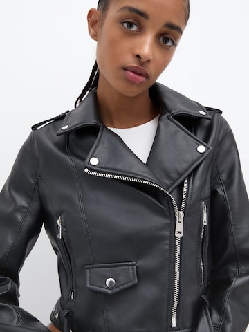 Pull&Bear Prechodná bunda - Čierna