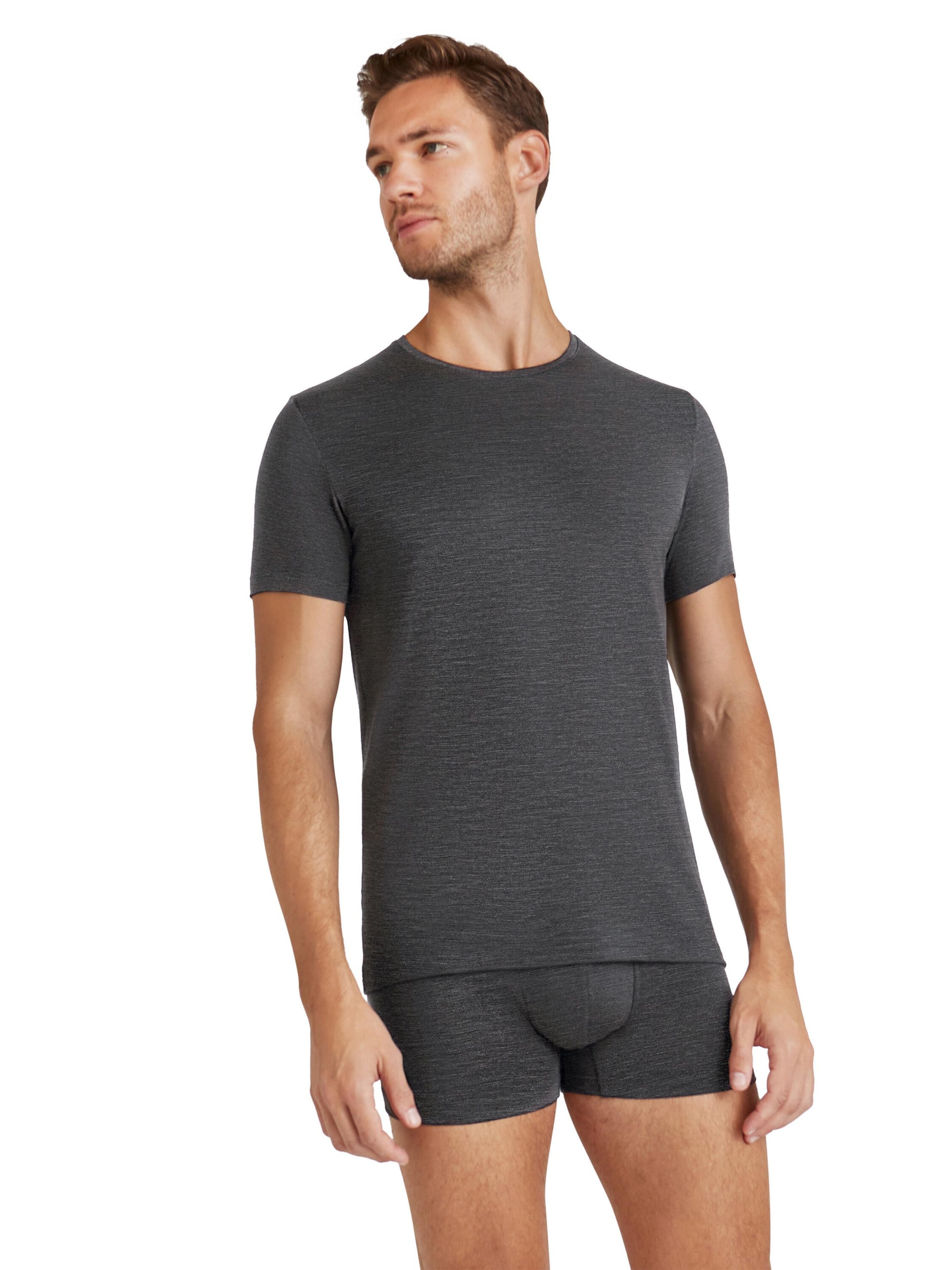 FALKE Undershirt in Grey: front