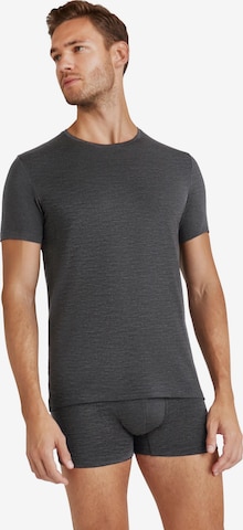 FALKE Undershirt in Grey: front